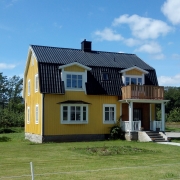 Skandynawski dom drewniany.