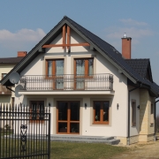 Piękne proporcje małego domu.